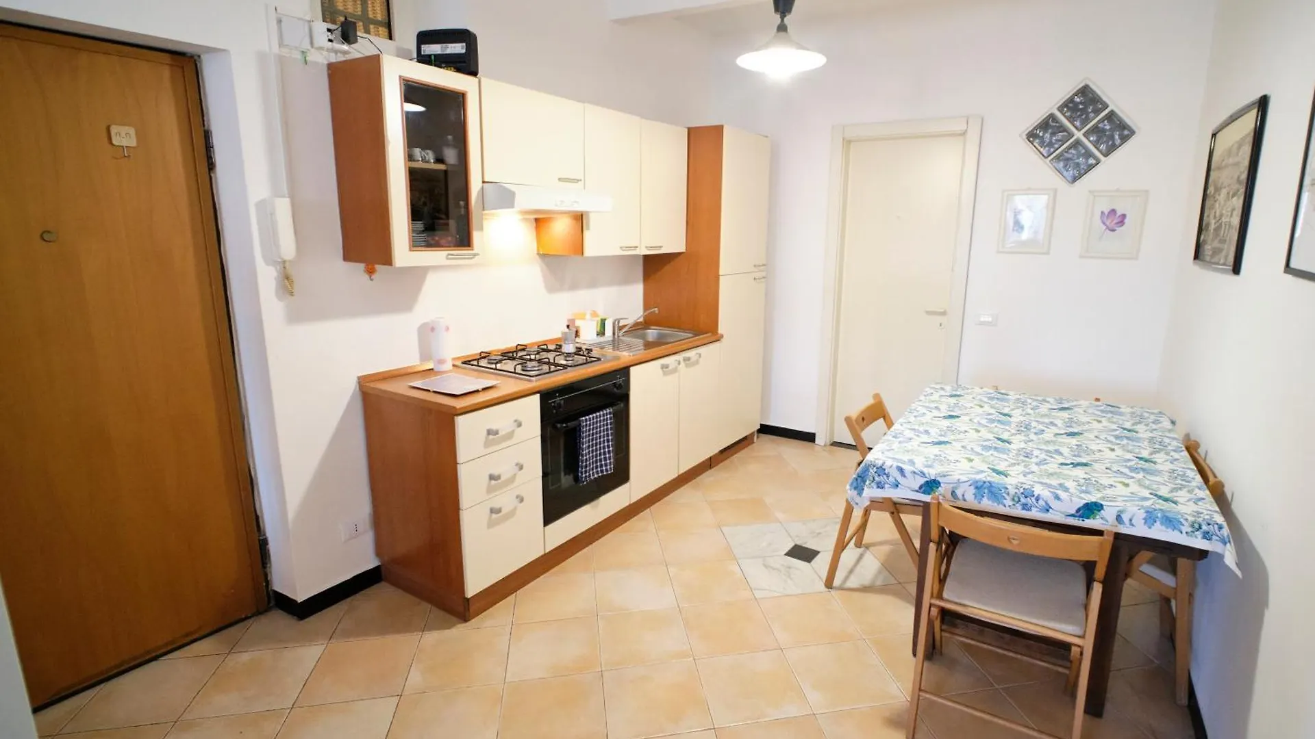 Cavour La Citta Vecchia Apartment Genoa Italy